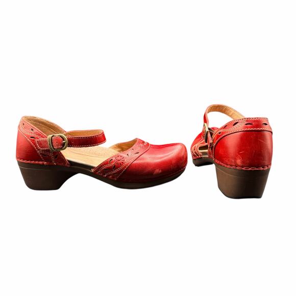 Dansko Red Leather Mary Jane Clog Heels Size 39 US 8.5–9 Floral Cutout Comfort - Picture 1 of 14